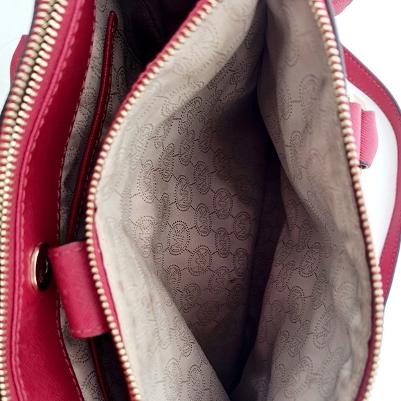 Michael Kors Sutton Medium Bag - Picture 9 of 12